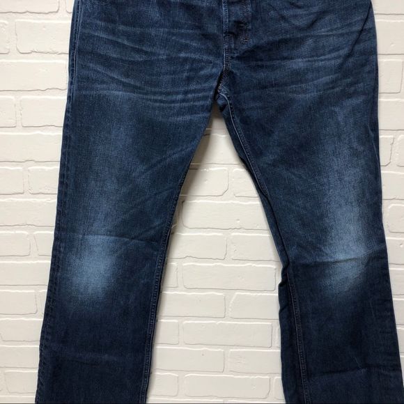 Diesel Jeans Made in Italy, Womens Size 36 Dark Wash Straight Leg Jeans - Picture 3 of 11